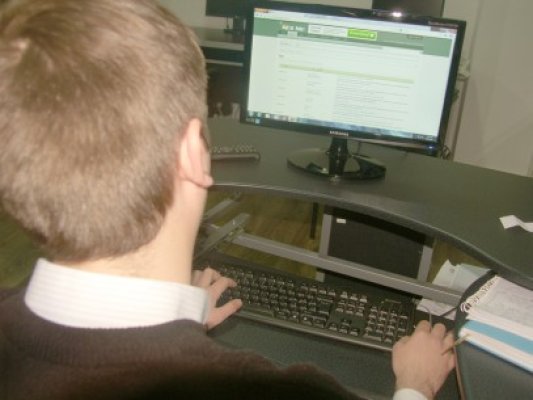 Peste 50% din gospodăriile din România, conectate la internet